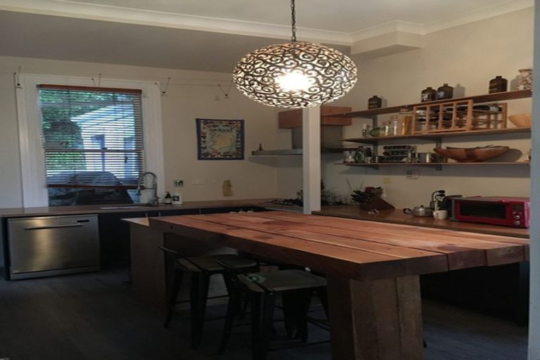 Photo of property in 58 Fairview Crescent, Kelburn, Wellington, 6012