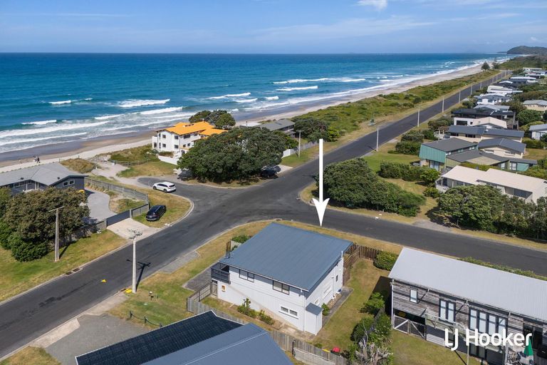Photo of property in 64a Broadway Road, Waihi Beach, 3611