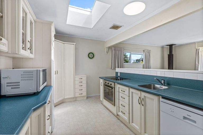 Photo of property in 75 Marellen Drive, Red Beach, 0932