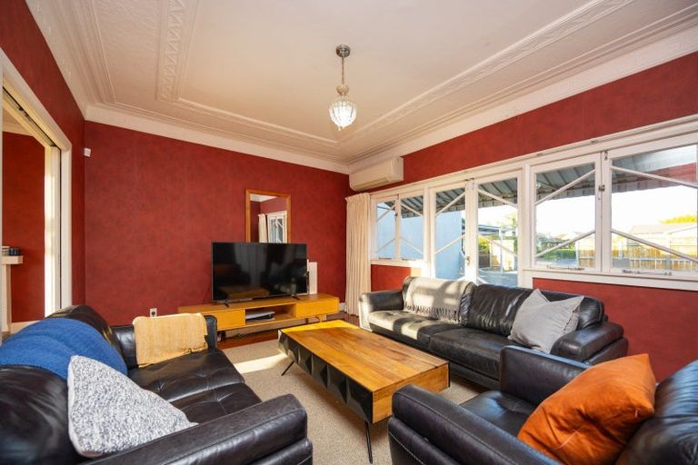 Photo of property in 8 Russell Street, Palmerston North, 4414