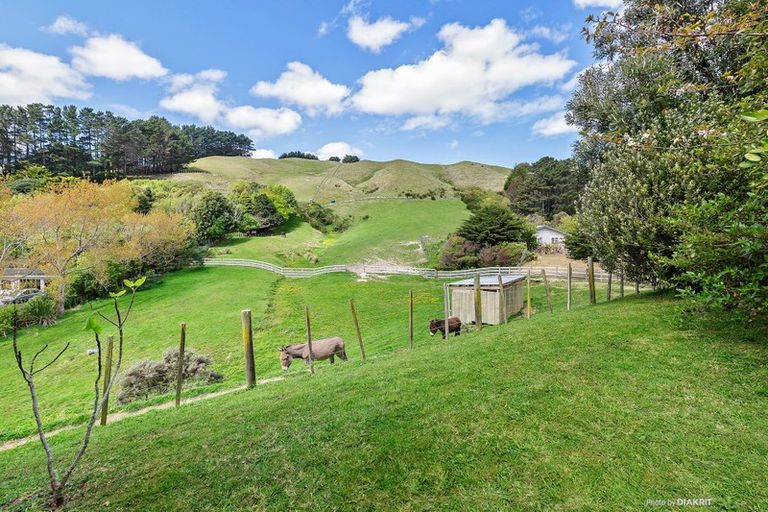 Photo of property in 924 Ohariu Valley Road, Ohariu, Wellington, 6037