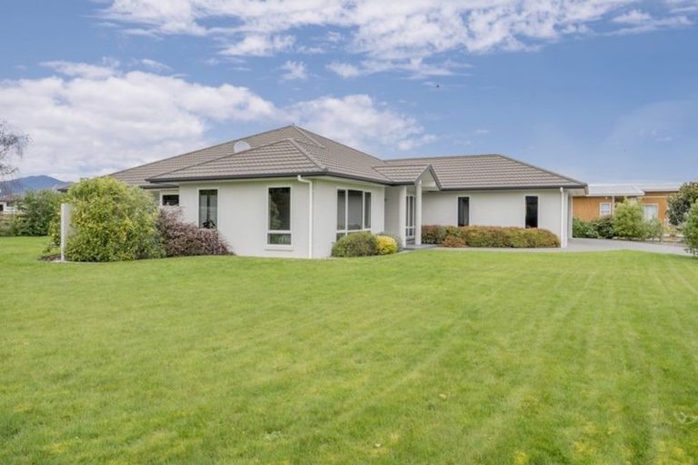 Photo of property in 3 Kilsby Place, Levin, 5510