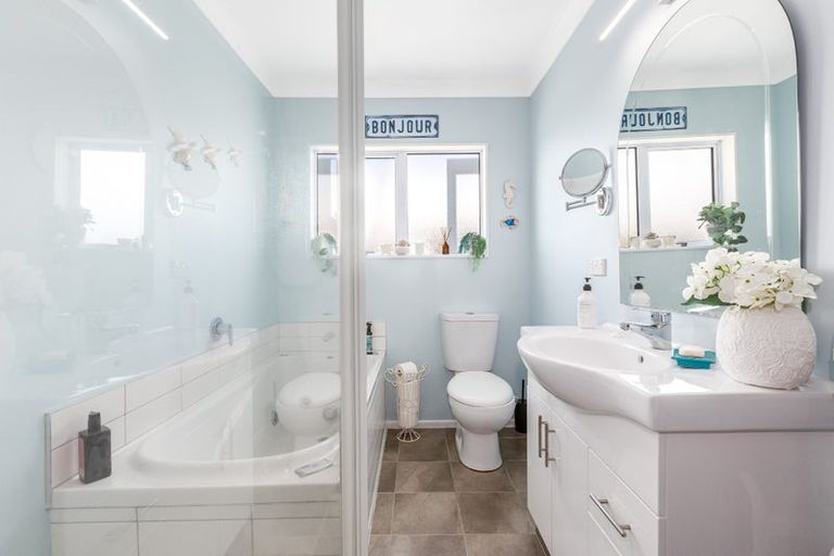 Photo of property in 66 Staithes Drive North, Whitby, Porirua, 5024