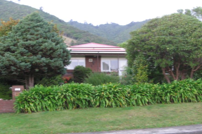 Photo of property in 13 Huia Street, Waikanae, 5036