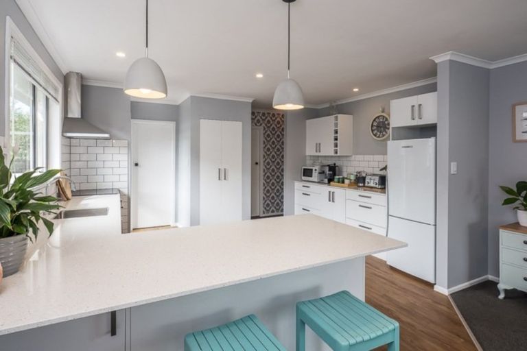 Photo of property in 2 Konini Grove, Raumati Beach, Paraparaumu, 5032