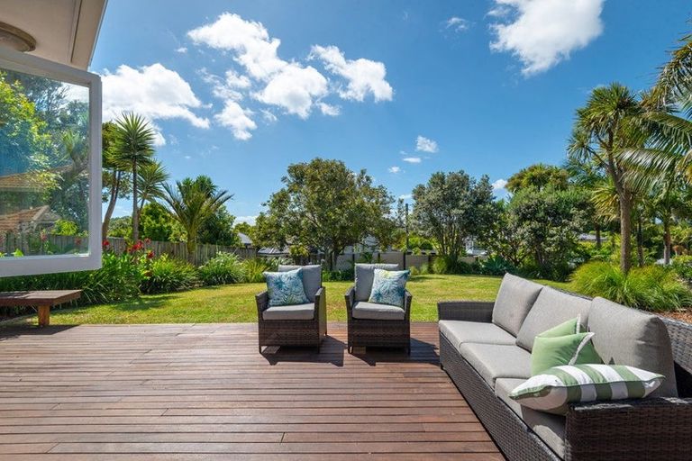 Photo of property in 22 Eversleigh Road, Belmont, Auckland, 0622