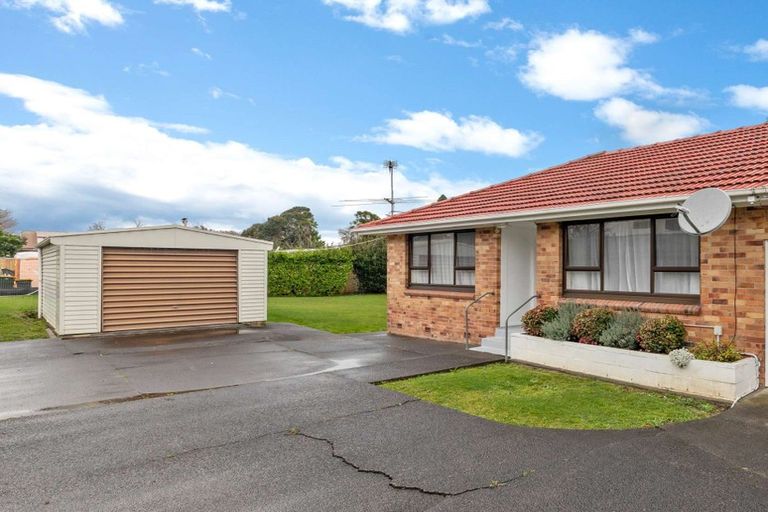 Photo of property in 2/11 Miles Avenue, Papatoetoe, Auckland, 2025