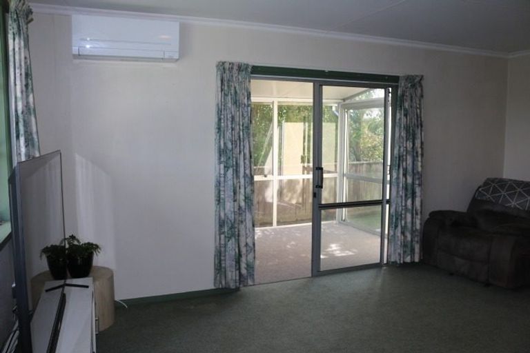 Photo of property in 9 Mcdonald Place, Awapuni, Palmerston North, 4412