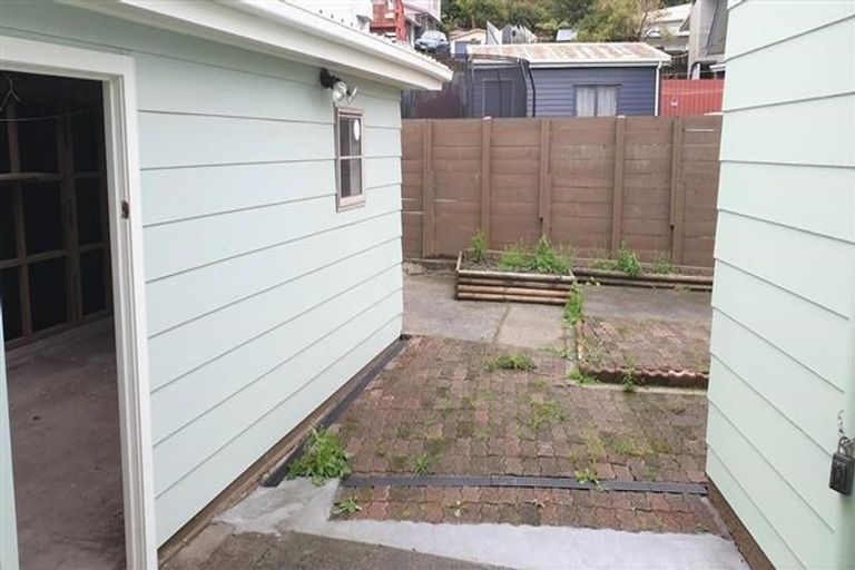 Photo of property in 291a Wellington Road, Wainuiomata, Lower Hutt, 5014