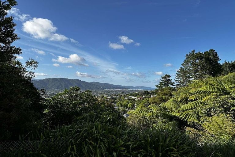 Photo of property in 77 Park Road, Belmont, Lower Hutt, 5010