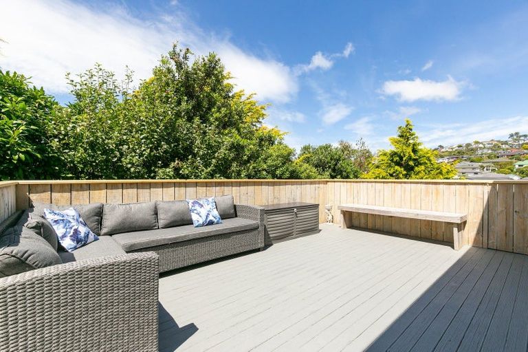 Photo of property in 23 Chippenham Grove, Churton Park, Wellington, 6037