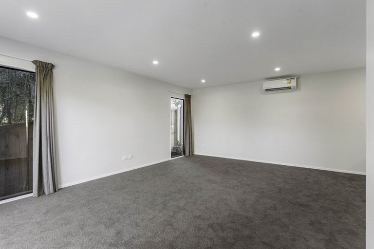 Photo of property in 41 Kingdale Road, Henderson, Auckland, 0610