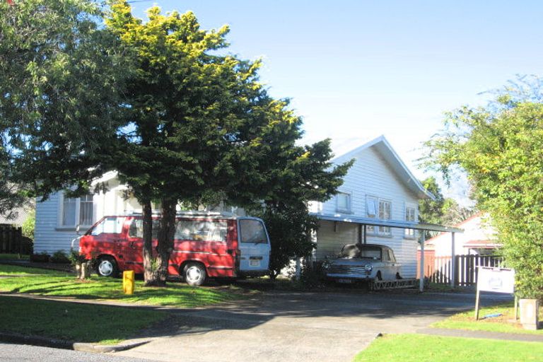 Photo of property in 2/12 Halsey Road, Manurewa, Auckland, 2102