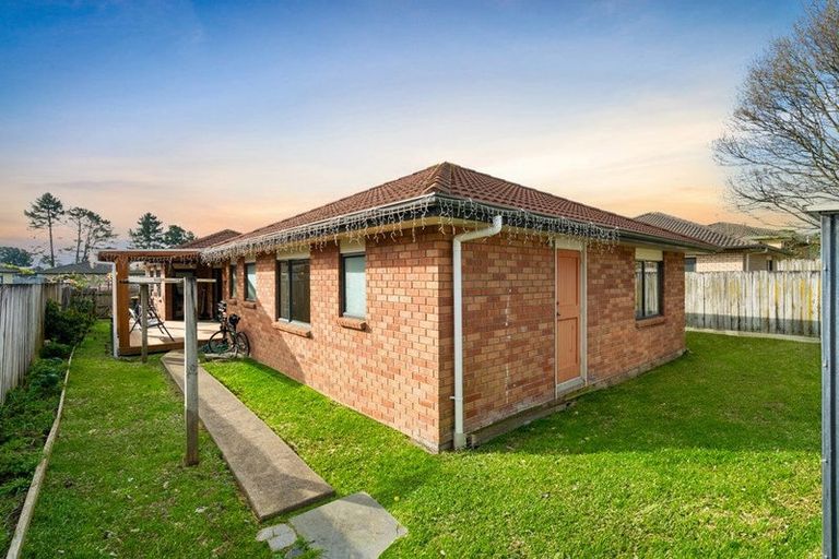 Photo of property in 8 Maadi Place, Papakura, 2110