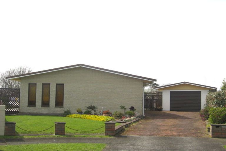 Photo of property in 7 Airedale Place, Waitara, 4320