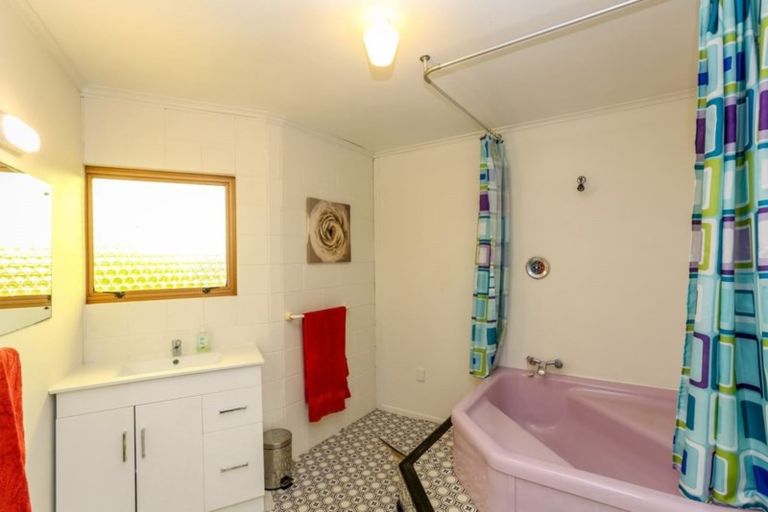 Photo of property in 14a Lombardy Place, Whalers Gate, New Plymouth, 4310