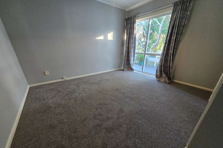 Photo of property in 17a Te Anau Place, Pakuranga Heights, Auckland, 2010