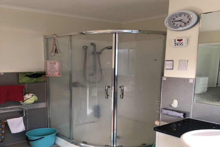 Photo of property in 37 Virginia Street, Henderson, Auckland, 0612