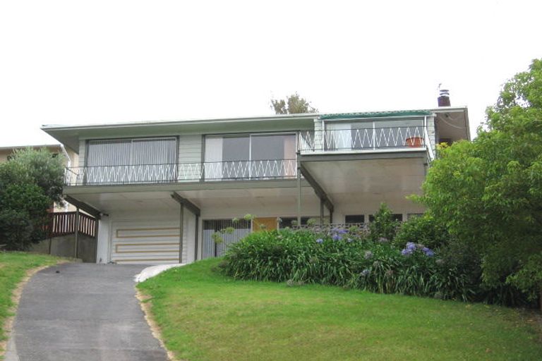 Photo of property in 12 Sea Vista Avenue, Beach Haven, Auckland, 0626