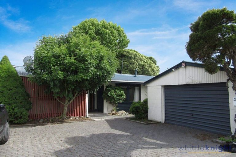 Photo of property in 12 Burrows Place, Ilam, Christchurch, 8041
