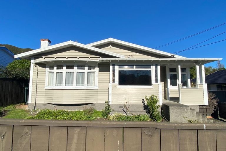 Photo of property in 50 Norton Park Avenue, Fairfield, Lower Hutt, 5011