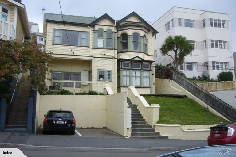 Photo of property in 4 Hawker Street, Mount Victoria, Wellington, 6011