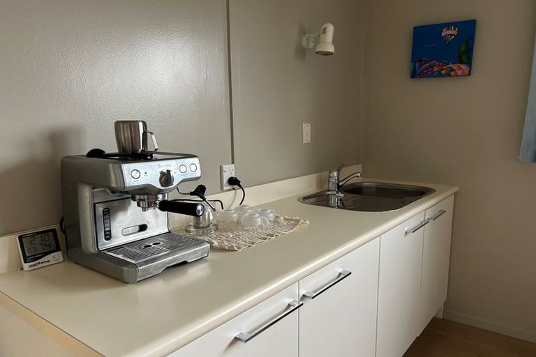 Photo of property in 16 Pelorus Place, Pakuranga, Auckland, 2010