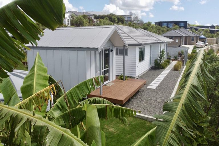 Photo of property in 1 Ngaio Close, Mangawhai, 0505