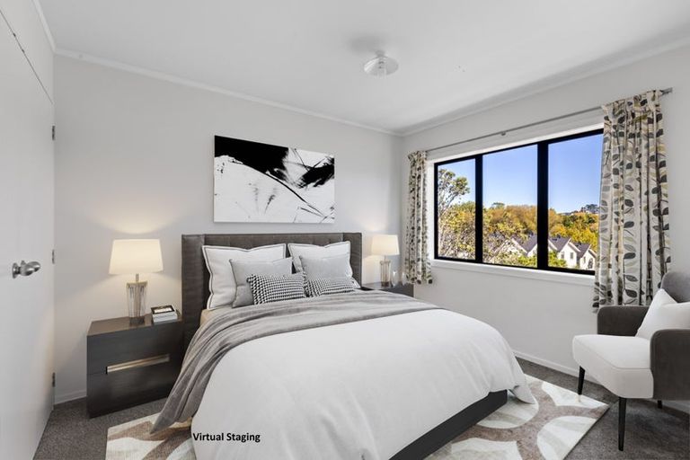 Photo of property in 2/5 John Jennings Drive, Oteha, Auckland, 0632