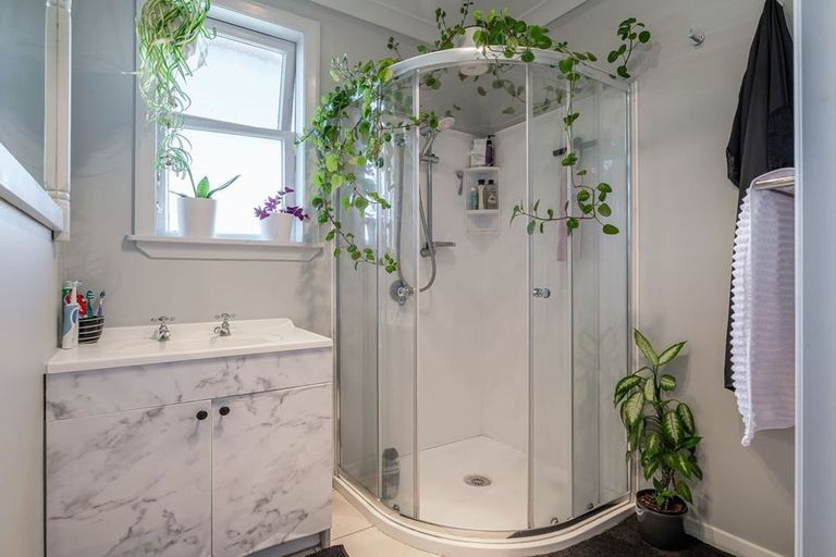 Photo of property in 102 Rugby Street, Awapuni, Palmerston North, 4412