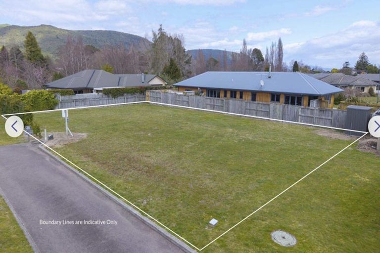 Photo of property in 35 Lakemere Way, Kinloch, Taupo, 3377