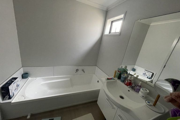 Photo of property in 6 Kuparu Street, Weymouth, Auckland, 2103