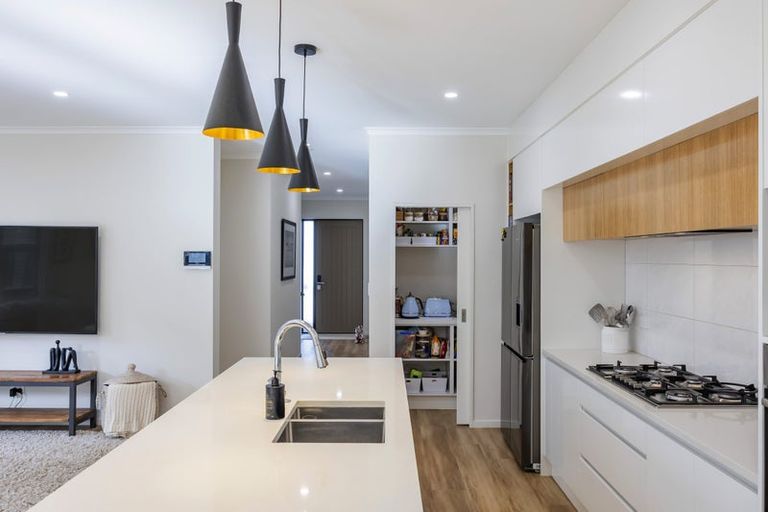 Photo of property in 3 Vintry Drive, Kumeu, 0810