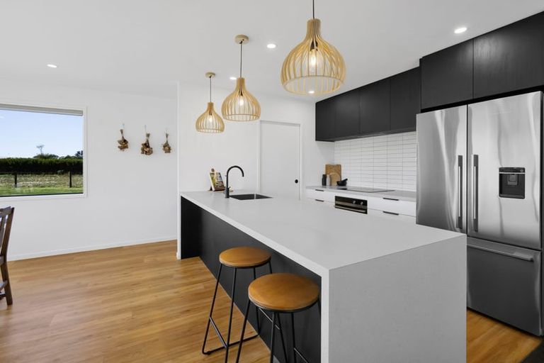 Photo of property in 8 Tikorangi Road East, Tikorangi, 4383