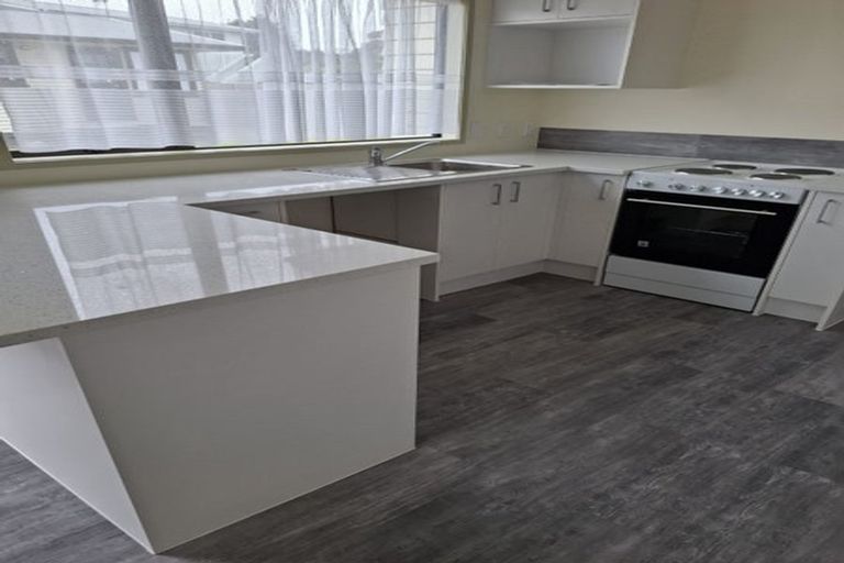 Photo of property in 7a Abel Tasman Avenue, Henderson, Auckland, 0610