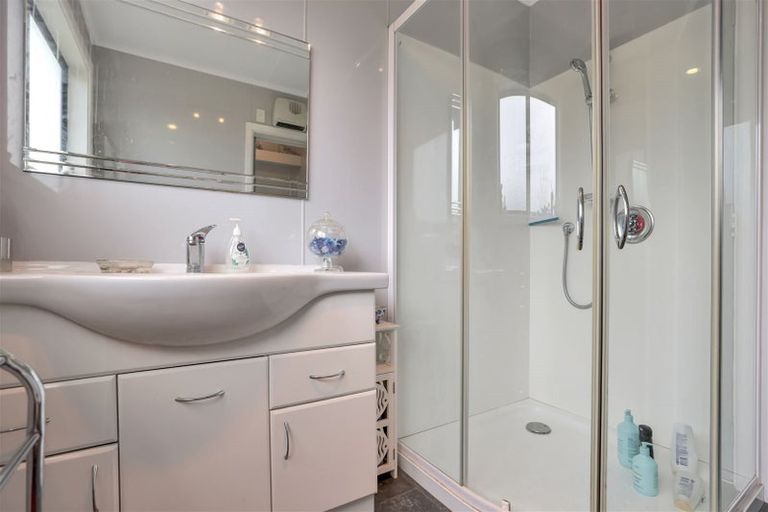 Photo of property in 98 Mcmurdo Street, Tinwald, Ashburton, 7700