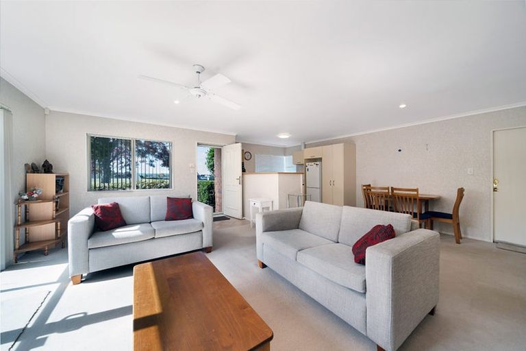 Photo of property in 172 Waitemata Drive, Ranui, Auckland, 0612