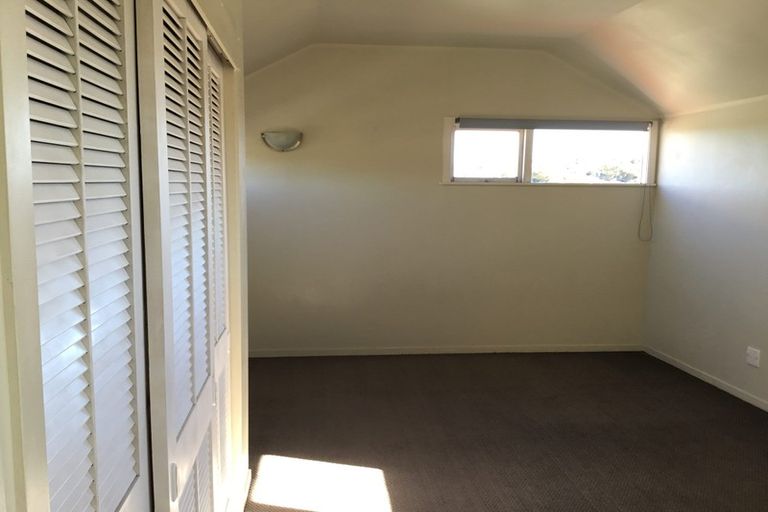 Photo of property in 20 Dallinghoe Crescent, Milford, Auckland, 0620