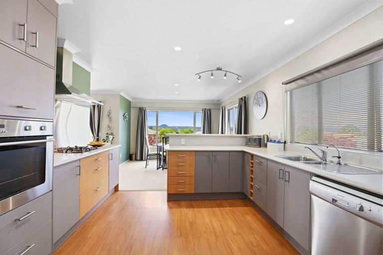 Photo of property in 41 Kinder Street, Acacia Bay, Taupo, 3330
