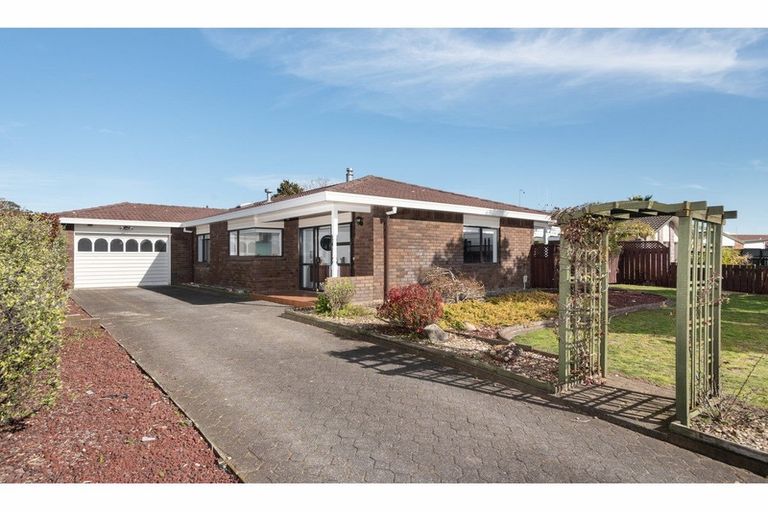 Photo of property in 5 Ngamotu Place, Mount Maunganui, 3116