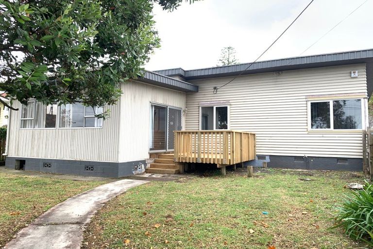 Photo of property in 23 Margan Avenue, New Lynn, Auckland, 0600