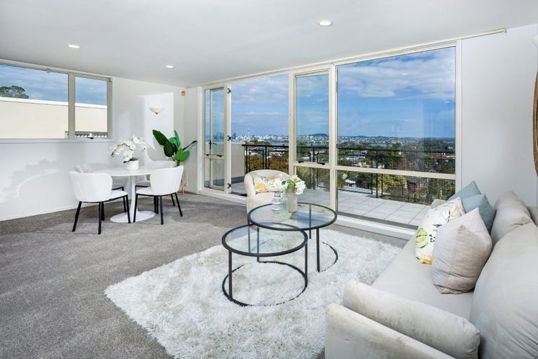 Photo of property in 18/166 Mokoia Road, Chatswood, Auckland, 0626