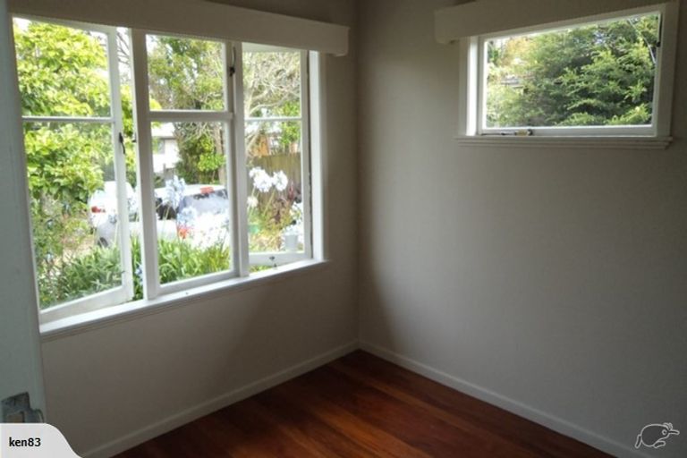Photo of property in 112 Rosier Road, Glen Eden, Auckland, 0602
