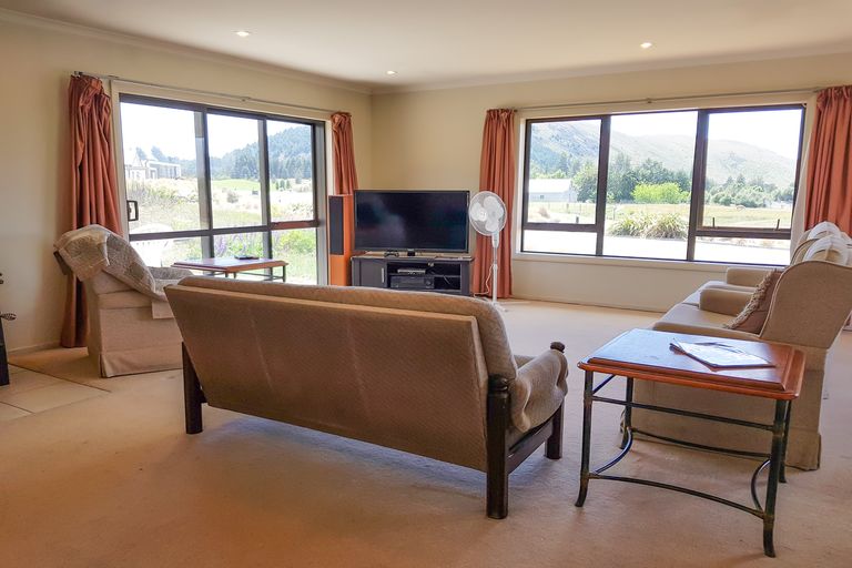 Photo of property in 33 D'archiac Drive, Lake Tekapo, 7999