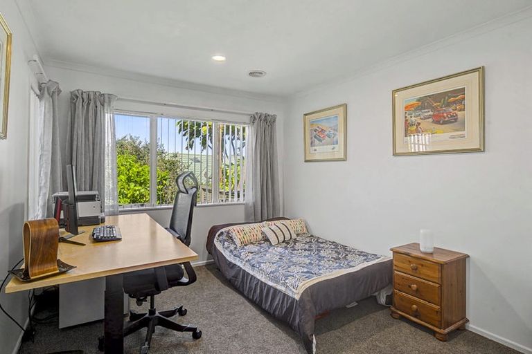 Photo of property in 127 Milne Drive, Paraparaumu, 5032