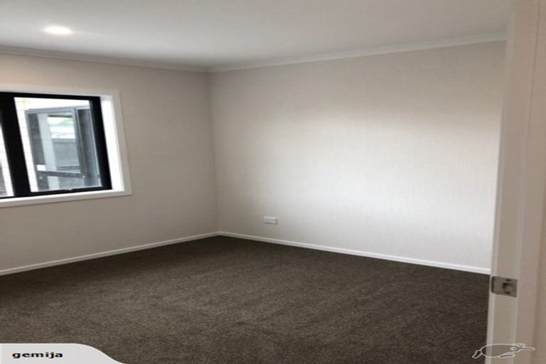 Photo of property in 2/17 Walter Street, Hauraki, Auckland, 0622