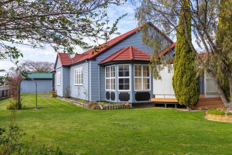 Photo of property in 12 Gertrude Street, Dannevirke, 4930