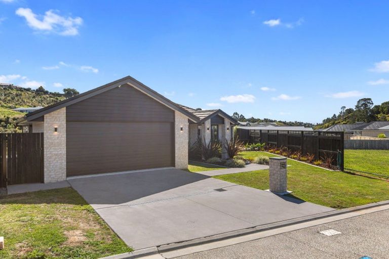 Photo of property in 166 Adler Drive, Ohauiti, Tauranga, 3112