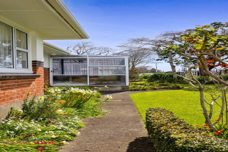 Photo of property in 75 Domett Street, Waitara, 4320