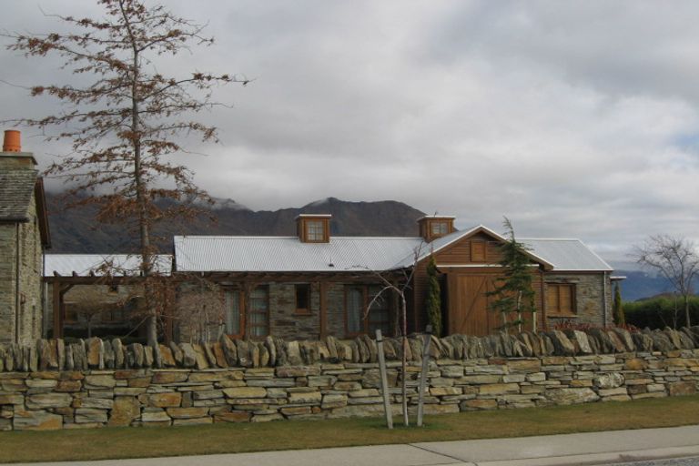 Photo of property in 17 Waimana Place, Wanaka, 9305